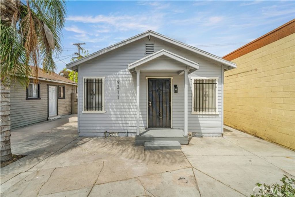 9311 S Broadway, Los Angeles, CA 90003