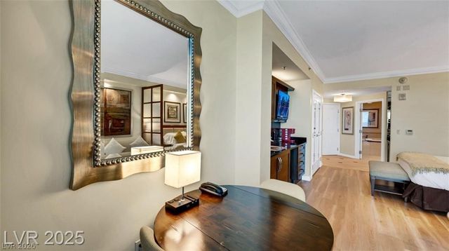 135 East HARMON Avenue 904, Las Vegas, NV 89109