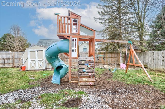 6047 Hearthside Place, Grand Blanc Charter Township, MI 48439