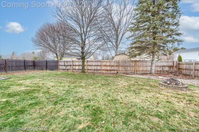 6047 Hearthside Place, Grand Blanc Charter Township, MI 48439