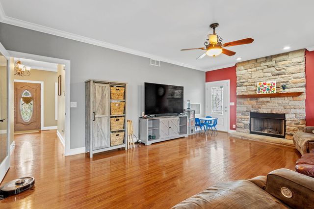 7149 Jeffrey Street, Schererville, IN 46375