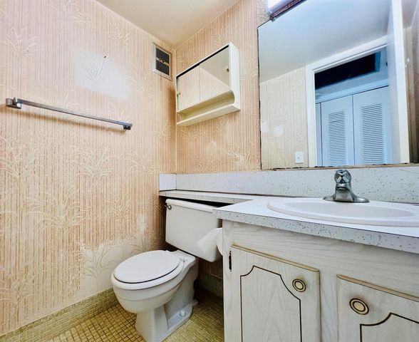 339 Windsor O, West Palm Beach, FL 33417