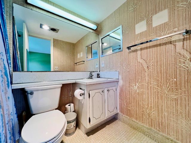 339 Windsor O, West Palm Beach, FL 33417