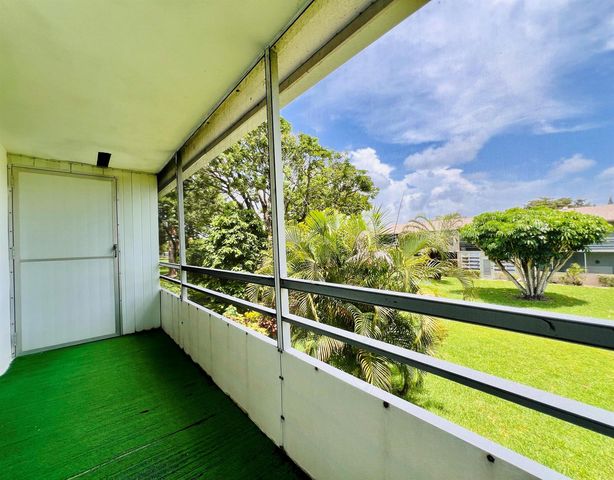 339 Windsor O, West Palm Beach, FL 33417