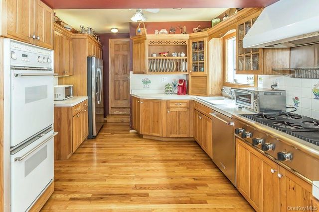 156-17 33rd Avenue, Flushing, NY 11354