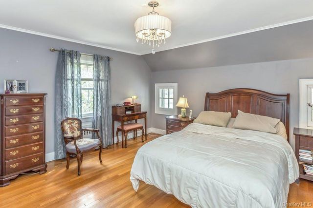 156-17 33rd Avenue, Flushing, NY 11354