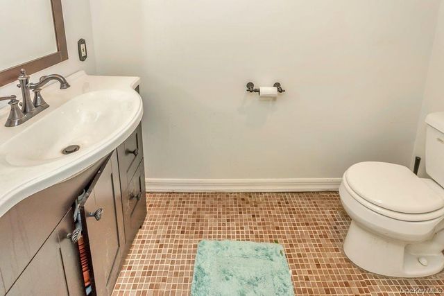 156-17 33rd Avenue, Flushing, NY 11354