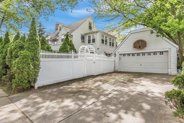 156-17 33rd Avenue, Flushing, NY 11354
