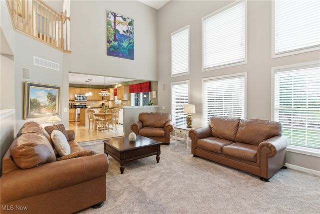 1390 Silverdale Circle, Twinsburg, OH 44087