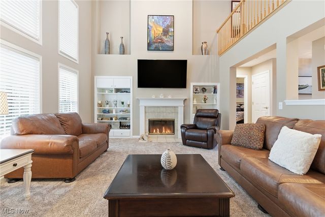 1390 Silverdale Circle, Twinsburg, OH 44087