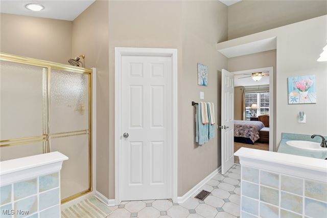 1390 Silverdale Circle, Twinsburg, OH 44087