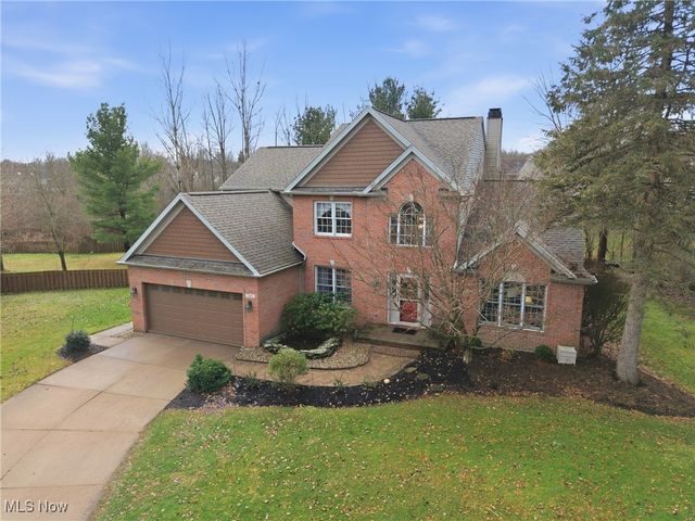 1390 Silverdale Circle, Twinsburg, OH 44087