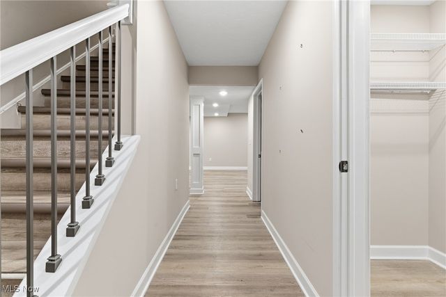 1390 Silverdale Circle, Twinsburg, OH 44087