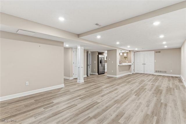 1390 Silverdale Circle, Twinsburg, OH 44087