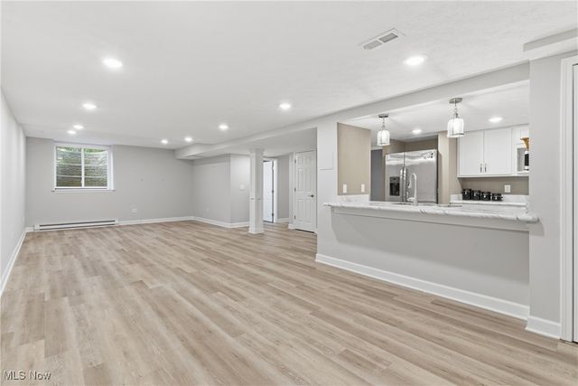 1390 Silverdale Circle, Twinsburg, OH 44087