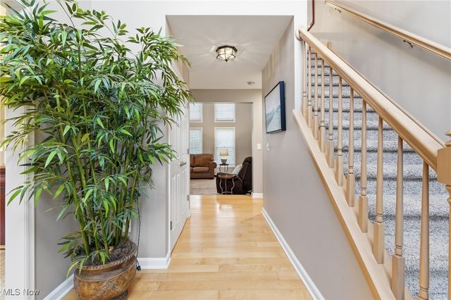 1390 Silverdale Circle, Twinsburg, OH 44087