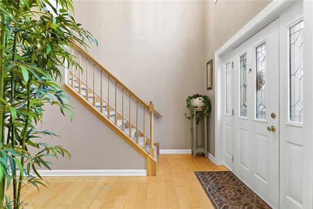 1390 Silverdale Circle, Twinsburg, OH 44087