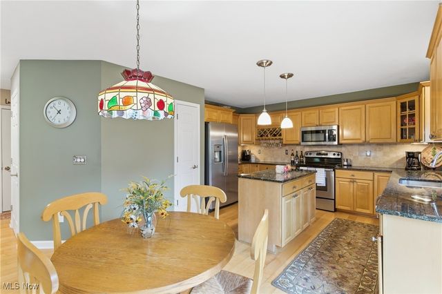 1390 Silverdale Circle, Twinsburg, OH 44087