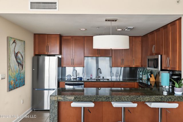 2060 Beach Boulevard, 605, Biloxi, MS 39531