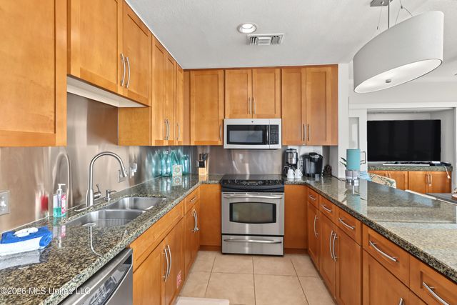 2060 Beach Boulevard, 605, Biloxi, MS 39531