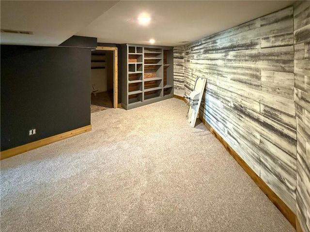 5538 SE Lakeview Drive, Lathrop, MO 64465