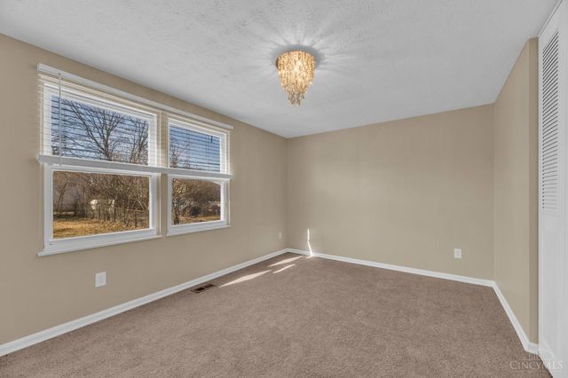 1364 Karahill Drive, Forest Park, OH 45240