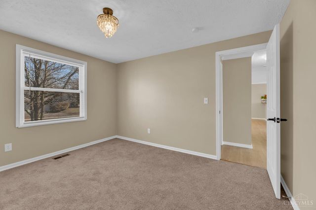 1364 Karahill Drive, Forest Park, OH 45240