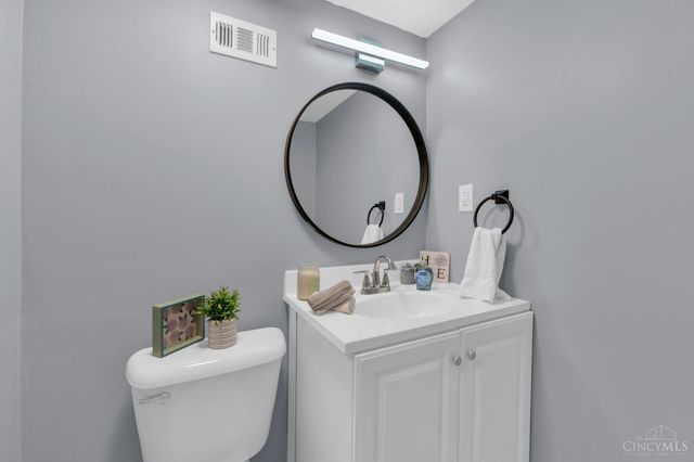 1364 Karahill Drive, Forest Park, OH 45240