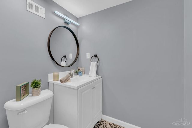 1364 Karahill Drive, Forest Park, OH 45240