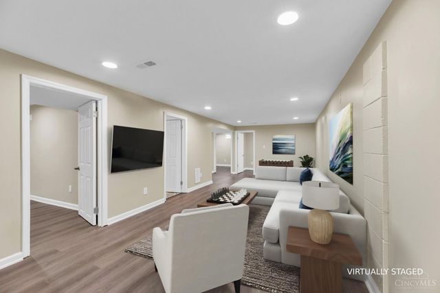 1364 Karahill Drive, Forest Park, OH 45240