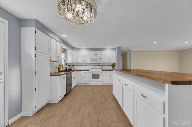 1364 Karahill Drive, Forest Park, OH 45240