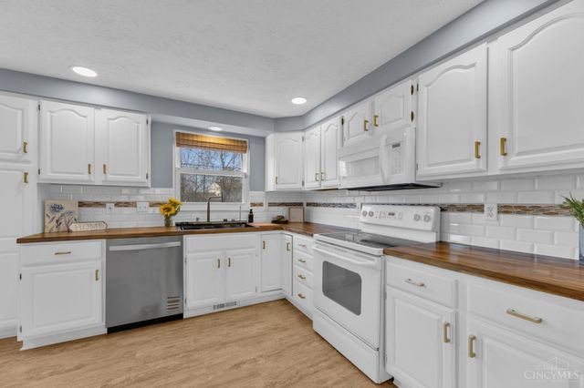 1364 Karahill Drive, Forest Park, OH 45240