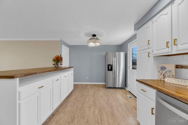 1364 Karahill Drive, Forest Park, OH 45240