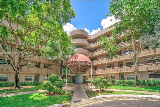 901 Colony Point Circle 111, Pembroke Pines, FL 33026