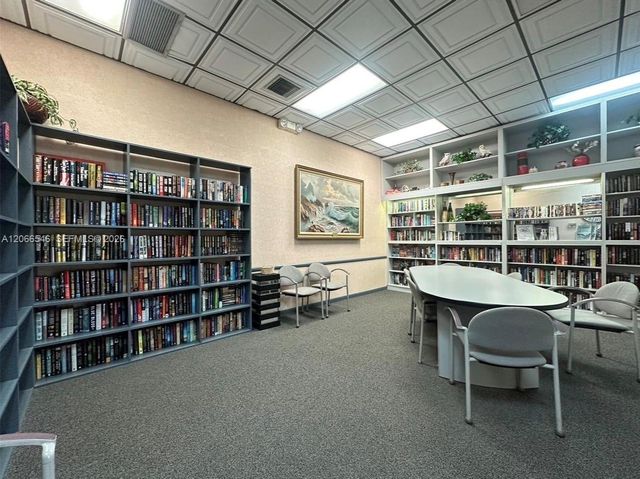 901 Colony Point Circle 111, Pembroke Pines, FL 33026
