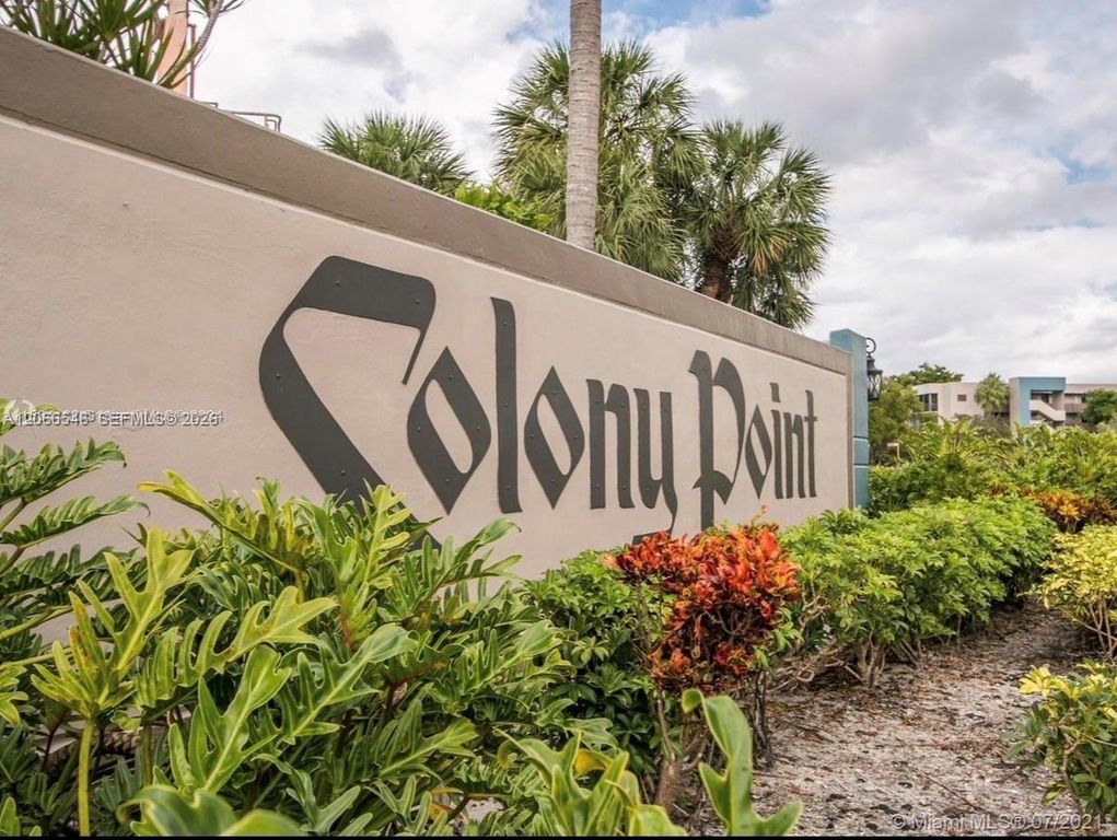 901 Colony Point Circle 111, Pembroke Pines, FL 33026