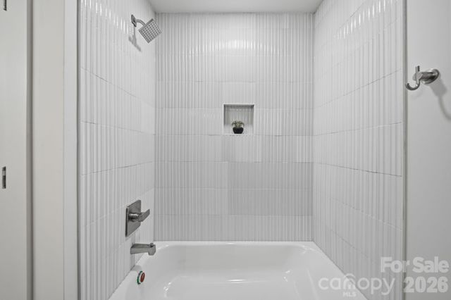 1041 Watts Drive, Charlotte, NC 28216
