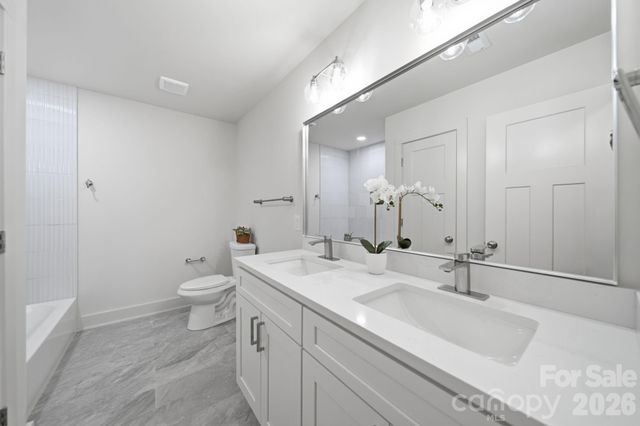 1041 Watts Drive, Charlotte, NC 28216