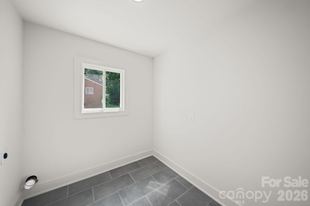 1041 Watts Drive, Charlotte, NC 28216