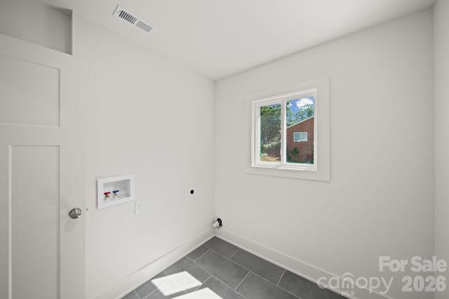1041 Watts Drive, Charlotte, NC 28216