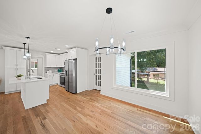 1041 Watts Drive, Charlotte, NC 28216