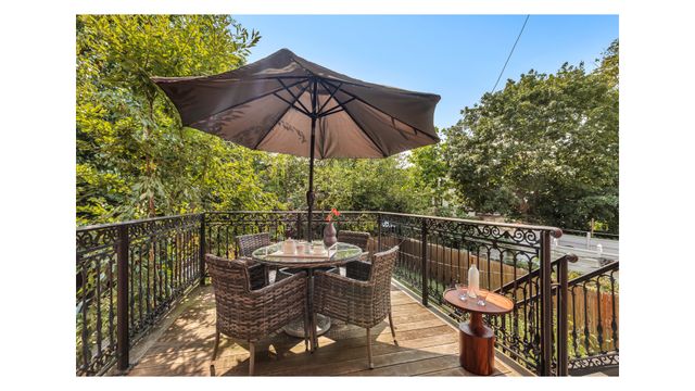 806 HALSEY Street, New York City, NY 11233