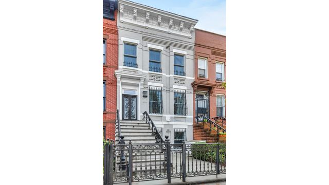 806 HALSEY Street, New York City, NY 11233