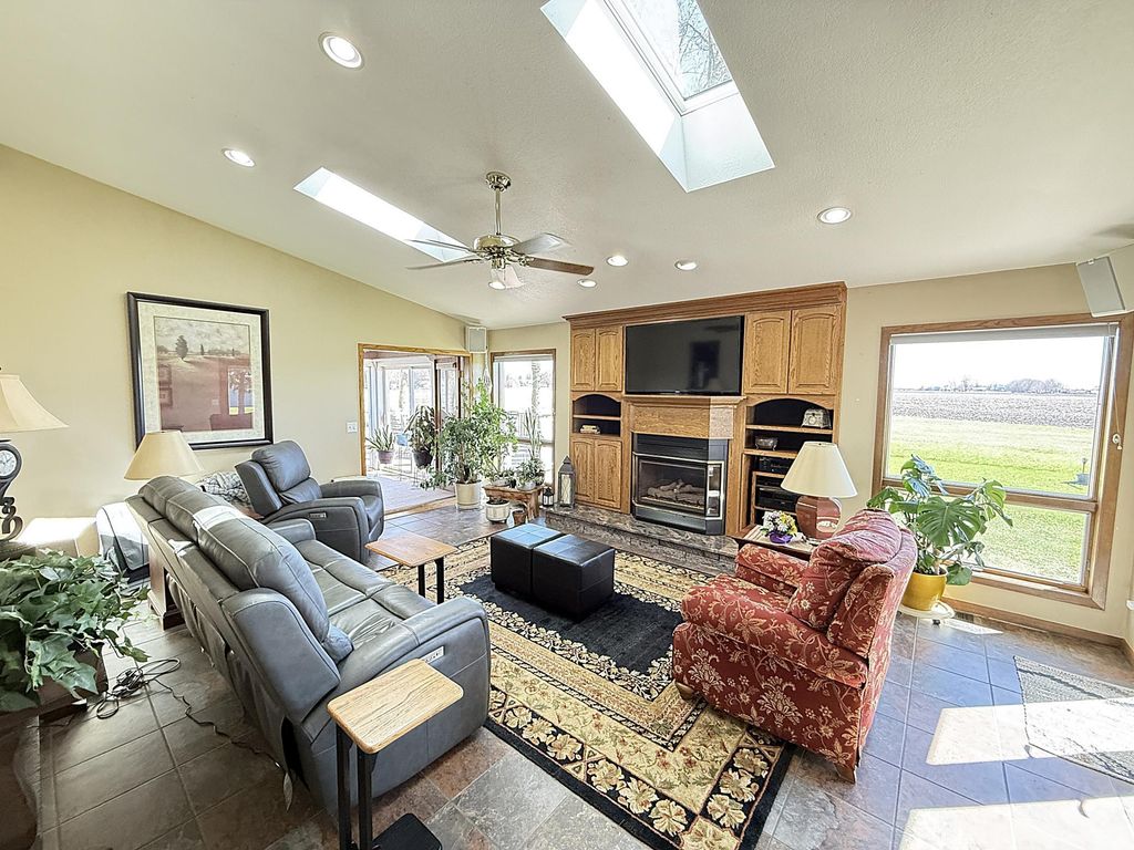 2859 19th Avenue SW, Willmar, MN 56201