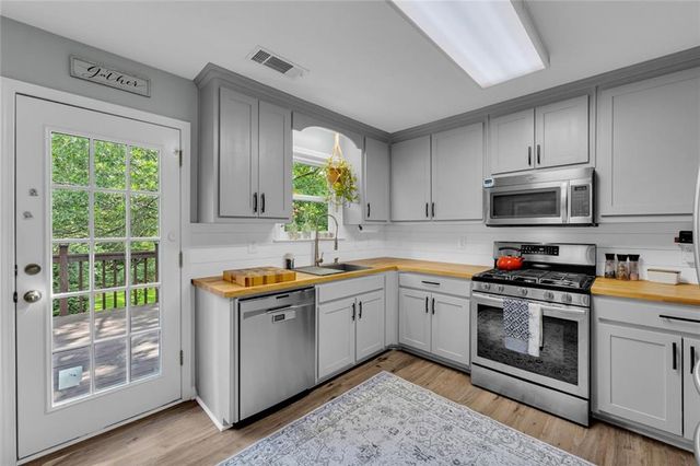 3102 Planters Mill Drive, Dacula, GA 30019
