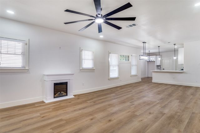 2101 Fairmount Avenue, Fort Worth, TX 76110