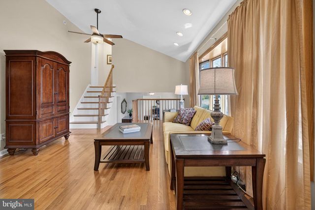 7 GRIGGS RD, Cranbury, NJ 08512