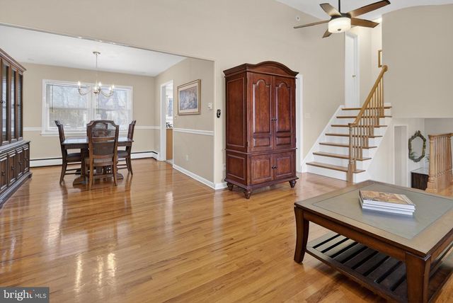 7 GRIGGS RD, Cranbury, NJ 08512