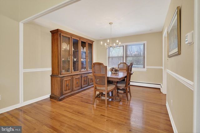 7 GRIGGS RD, Cranbury, NJ 08512