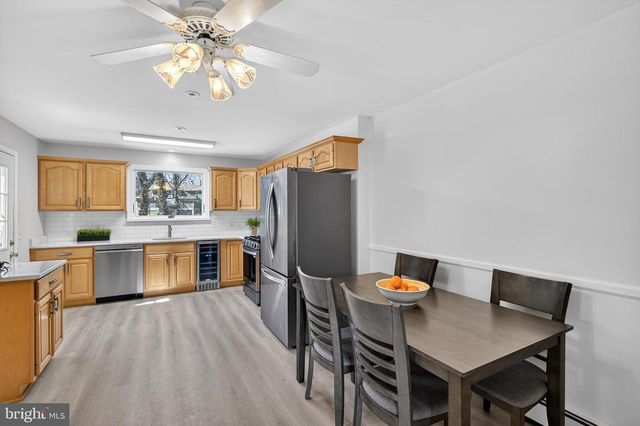 7 GRIGGS RD, Cranbury, NJ 08512